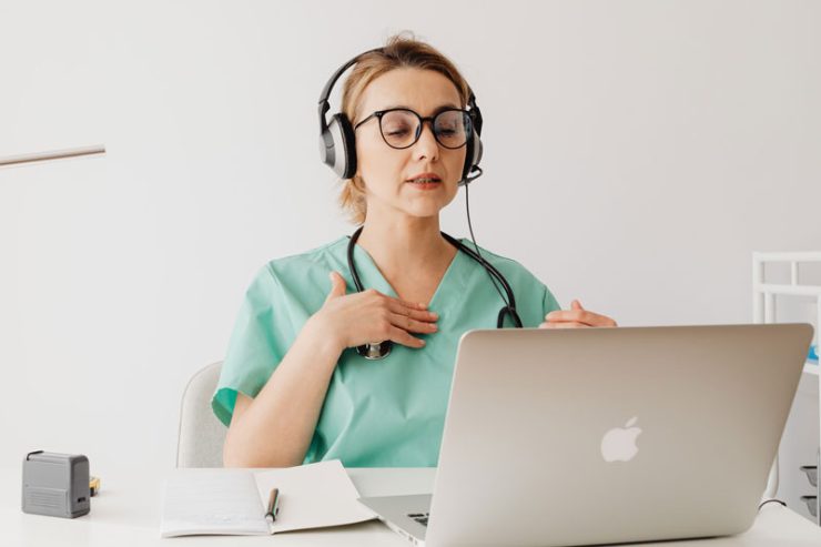 How Virtual Assistants Are Transforming Healthcare Administration